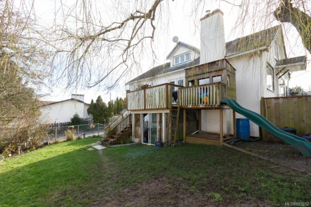 3925 Glanford Ave, Saanich