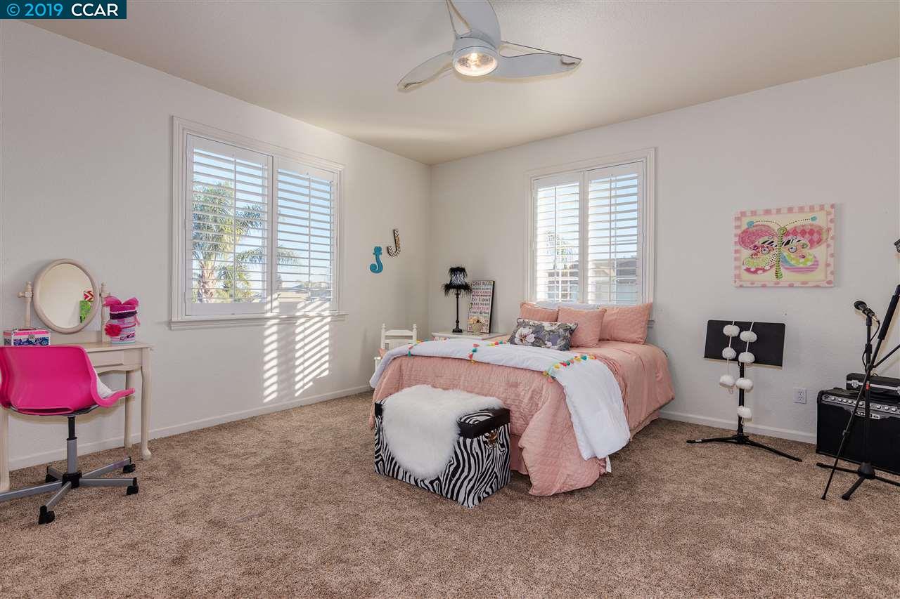 1449 Pinegrove Way