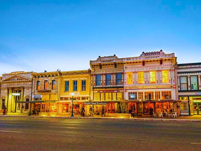 Downtown Square, Malling, Shopping, Shops, Shop, The Most Beautiful Town Square In Texas, picturesque, Victorian architecture, dining