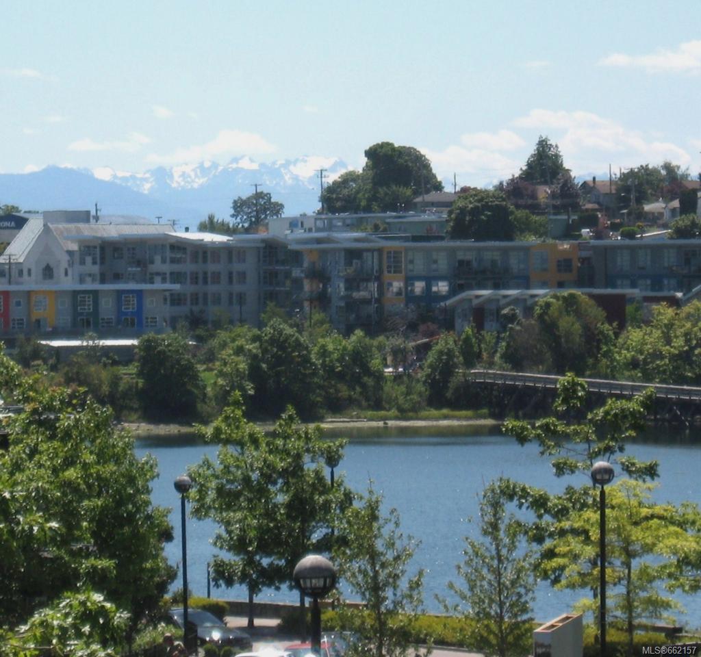 318-365 Waterfront Cres