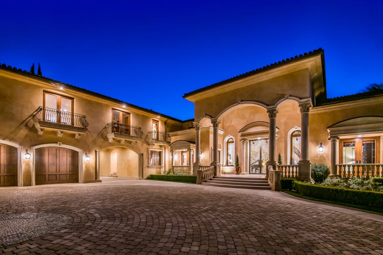 1233 Woodland Grove Ct, Calabasas Real Estate
