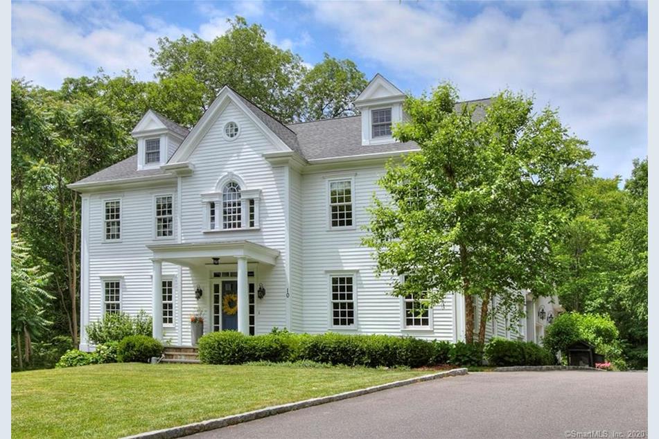 10 Northgate Ln