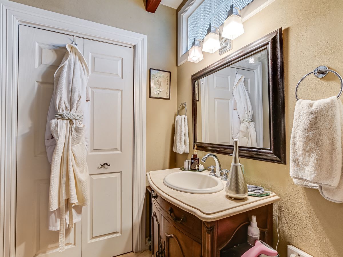 421 Ogden Ln - Alamo Heights