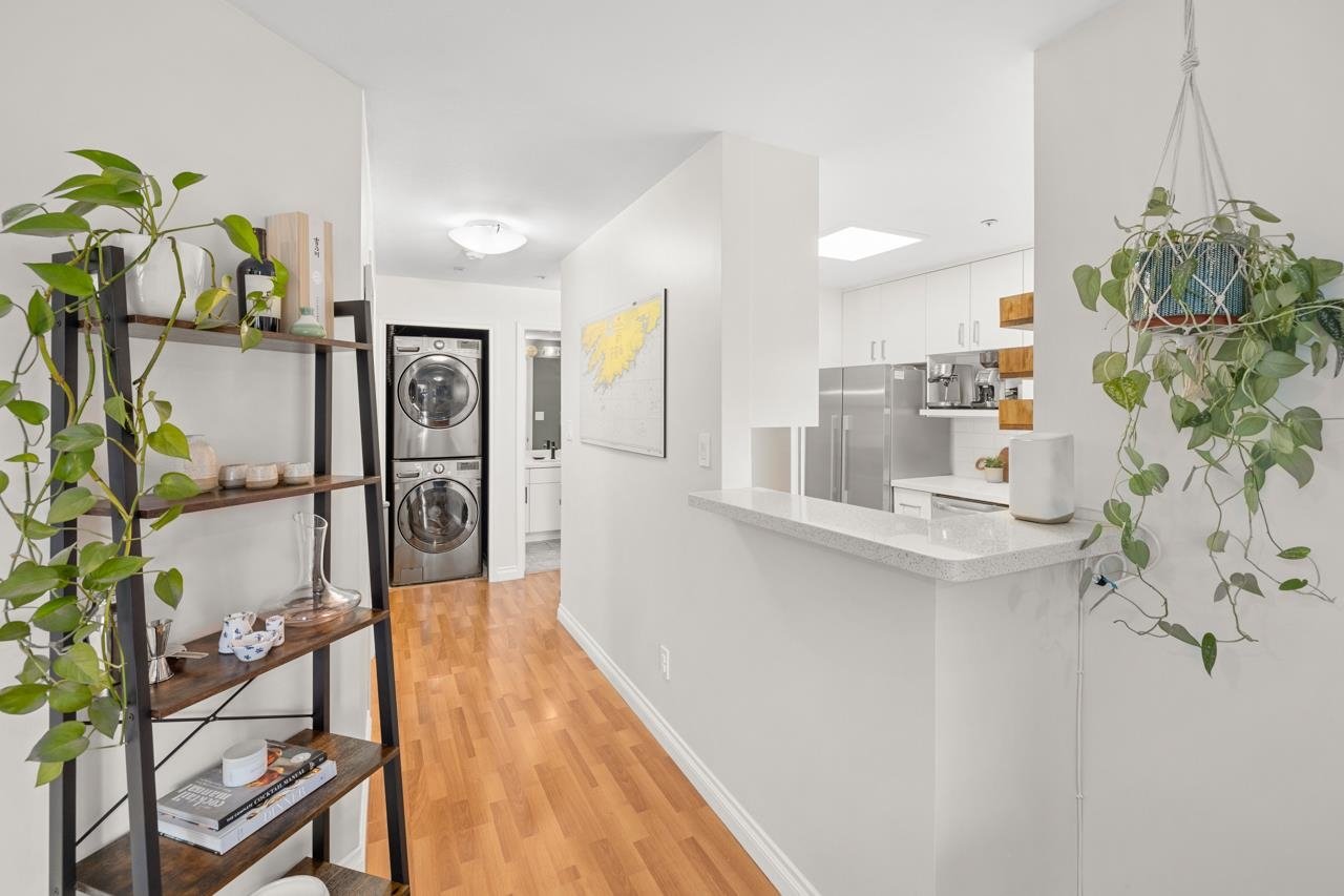 205-2212 Oxford Street, Vancouver