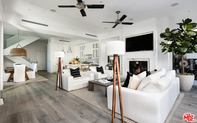 130 Roma Ct