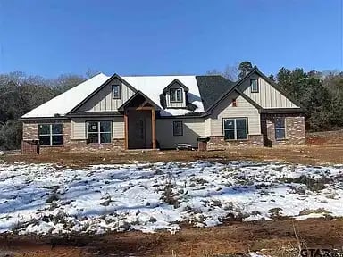 21124 Freedom Ln
