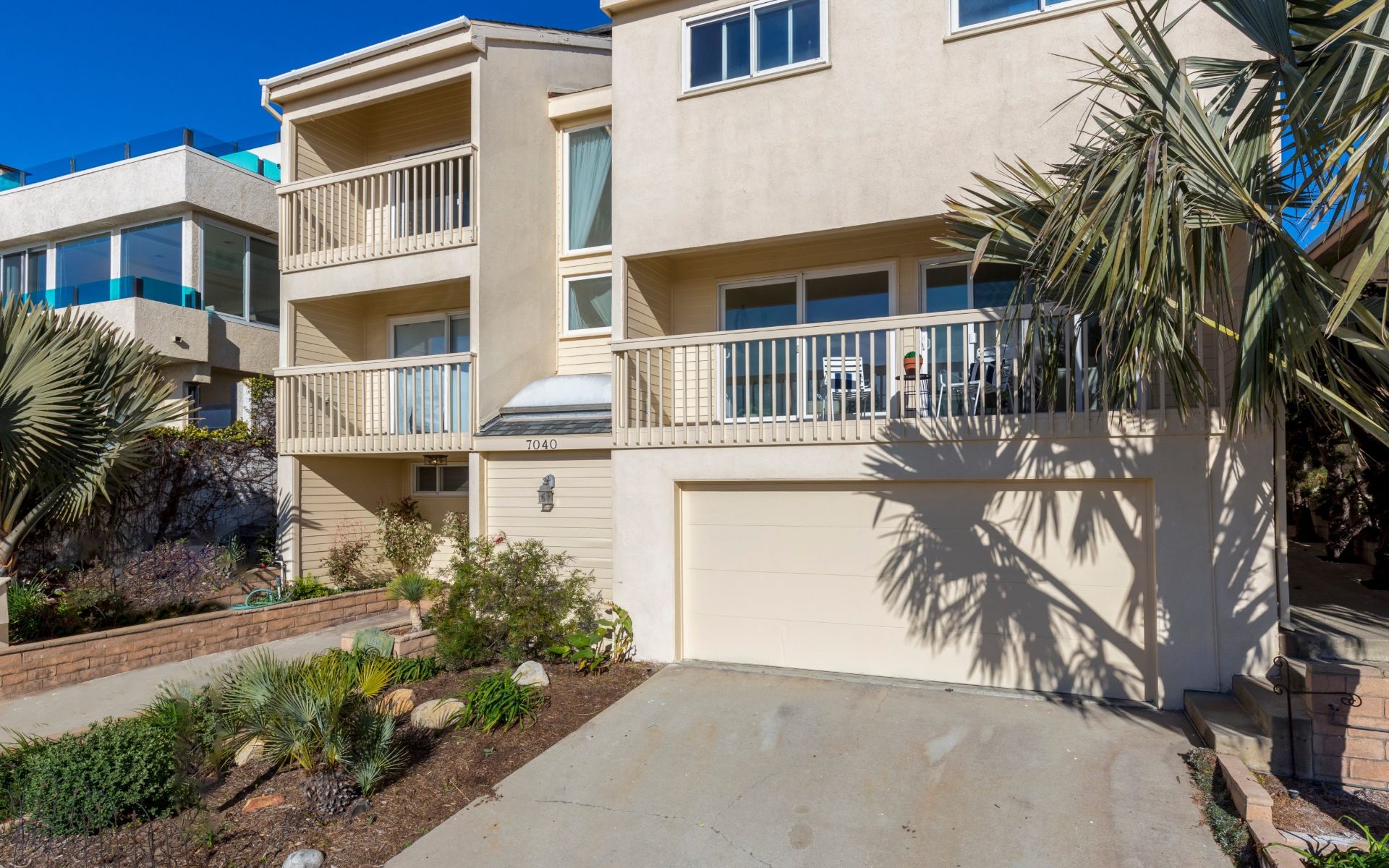 7040 Vista Del Mar Ln