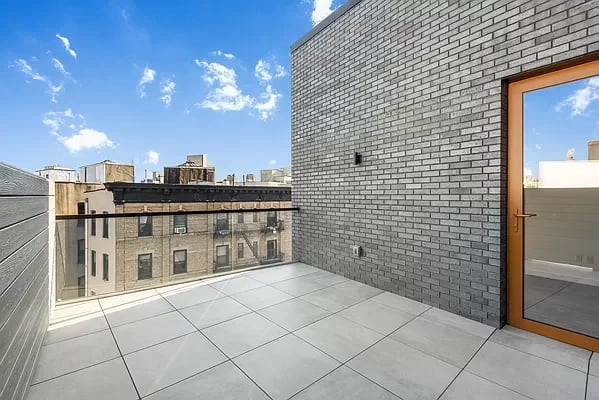 540 Graham Avenue Unit: PH2