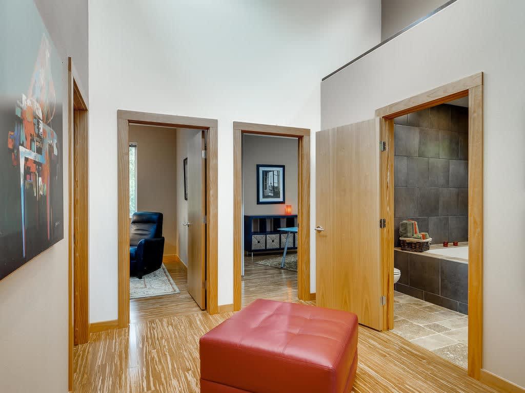 303 W Annie St
