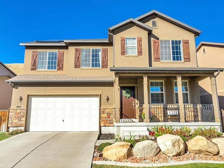 1867 E Chimney Stone Ct