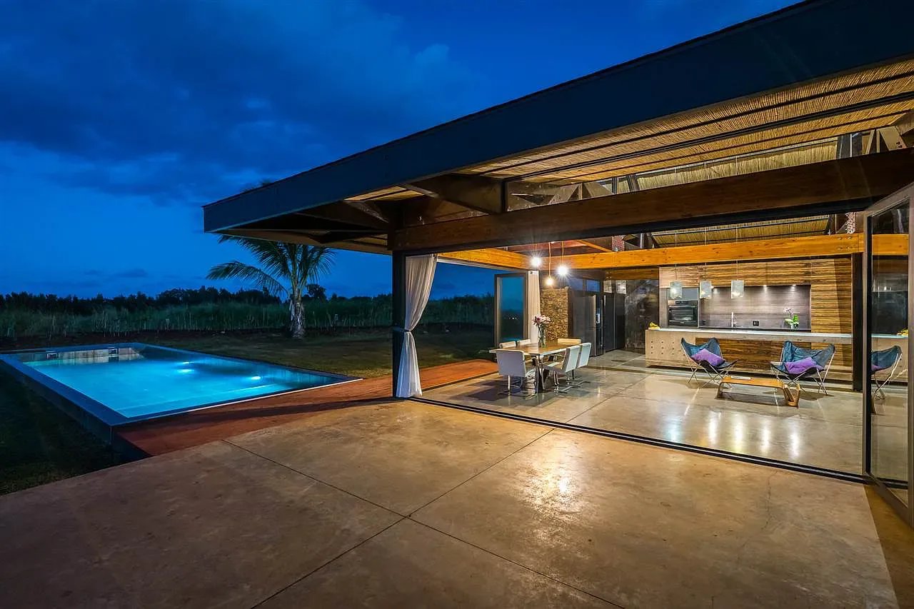 2245 Hana Hwy