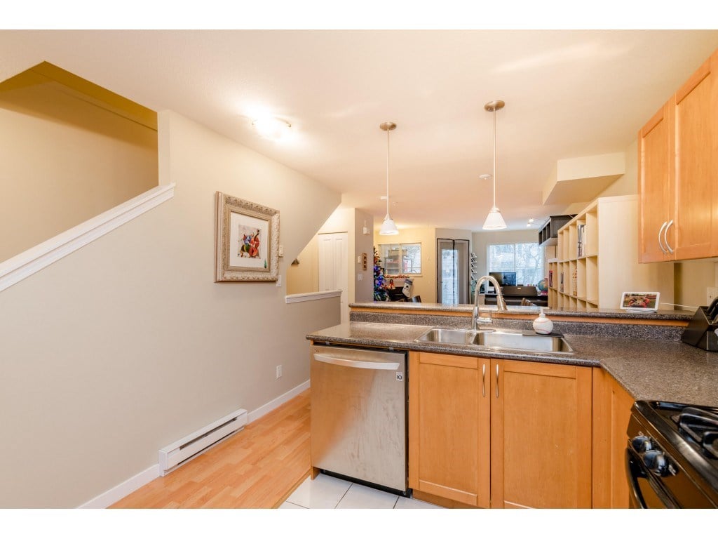 216-2432 Welcher Ave