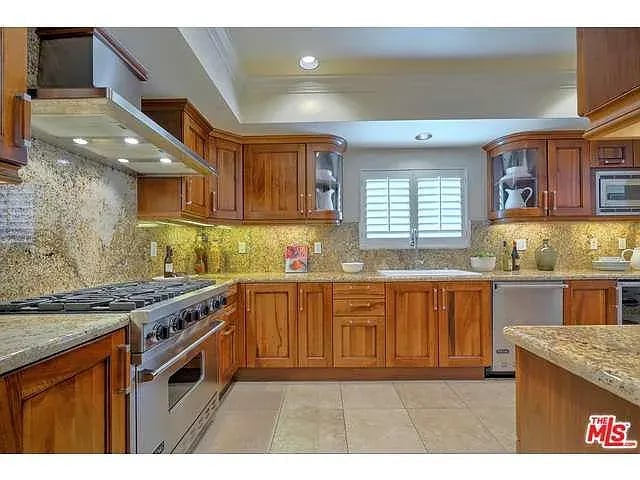 11692 Darlington Ave, #201