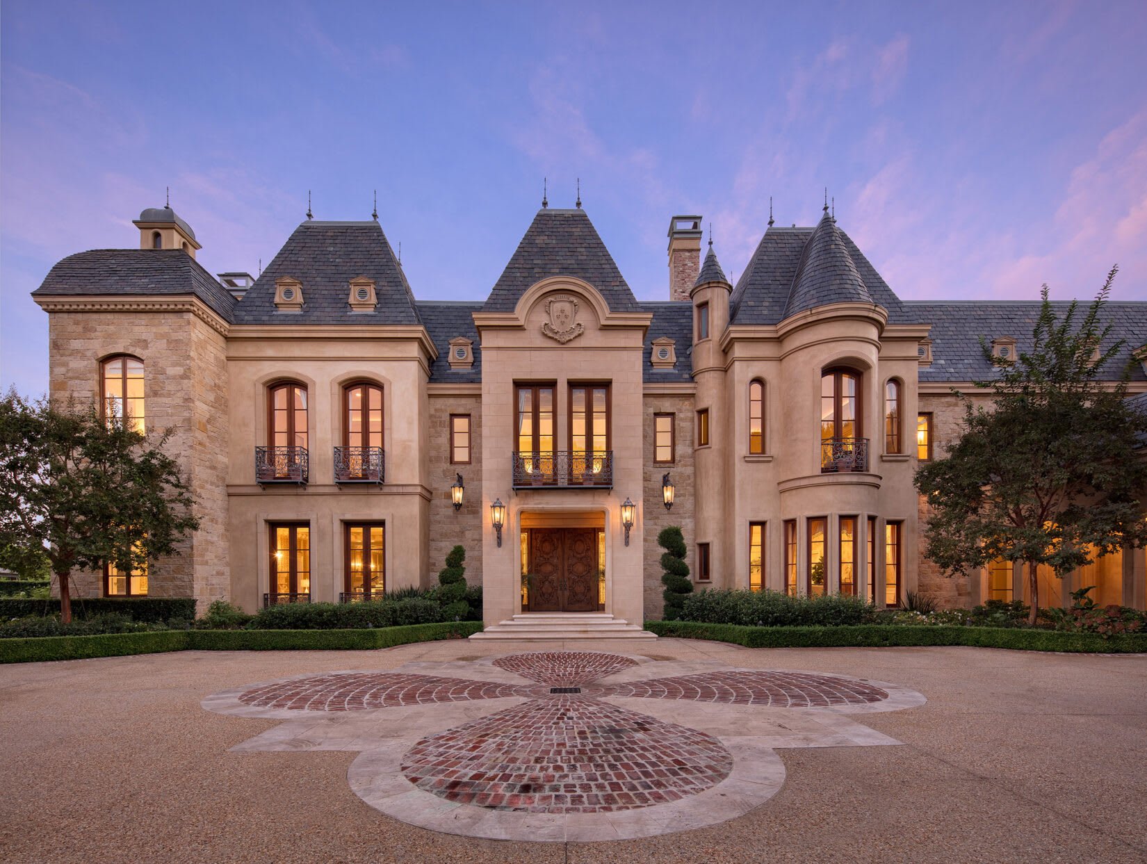 40 Beverly Park Cr