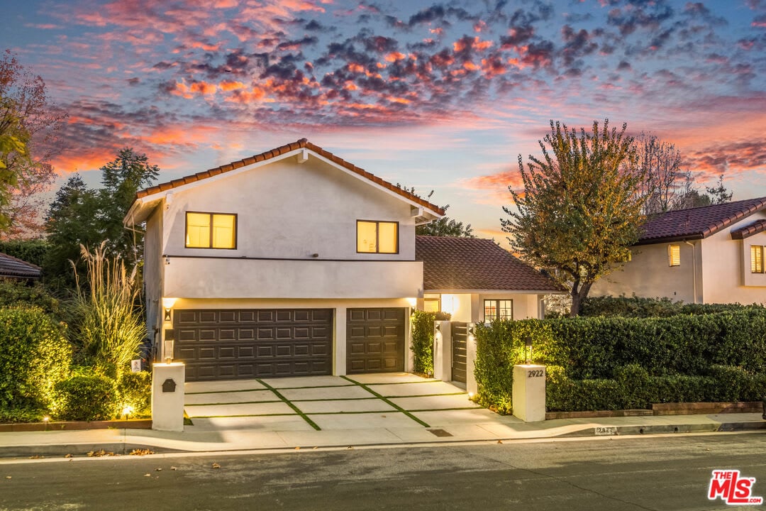 2922 Bottlebrush Dr
