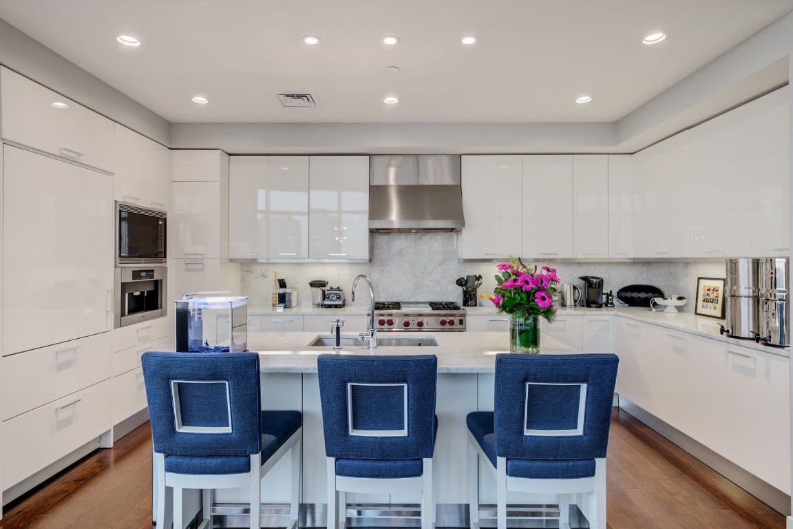 200 Congress Ave, #23F