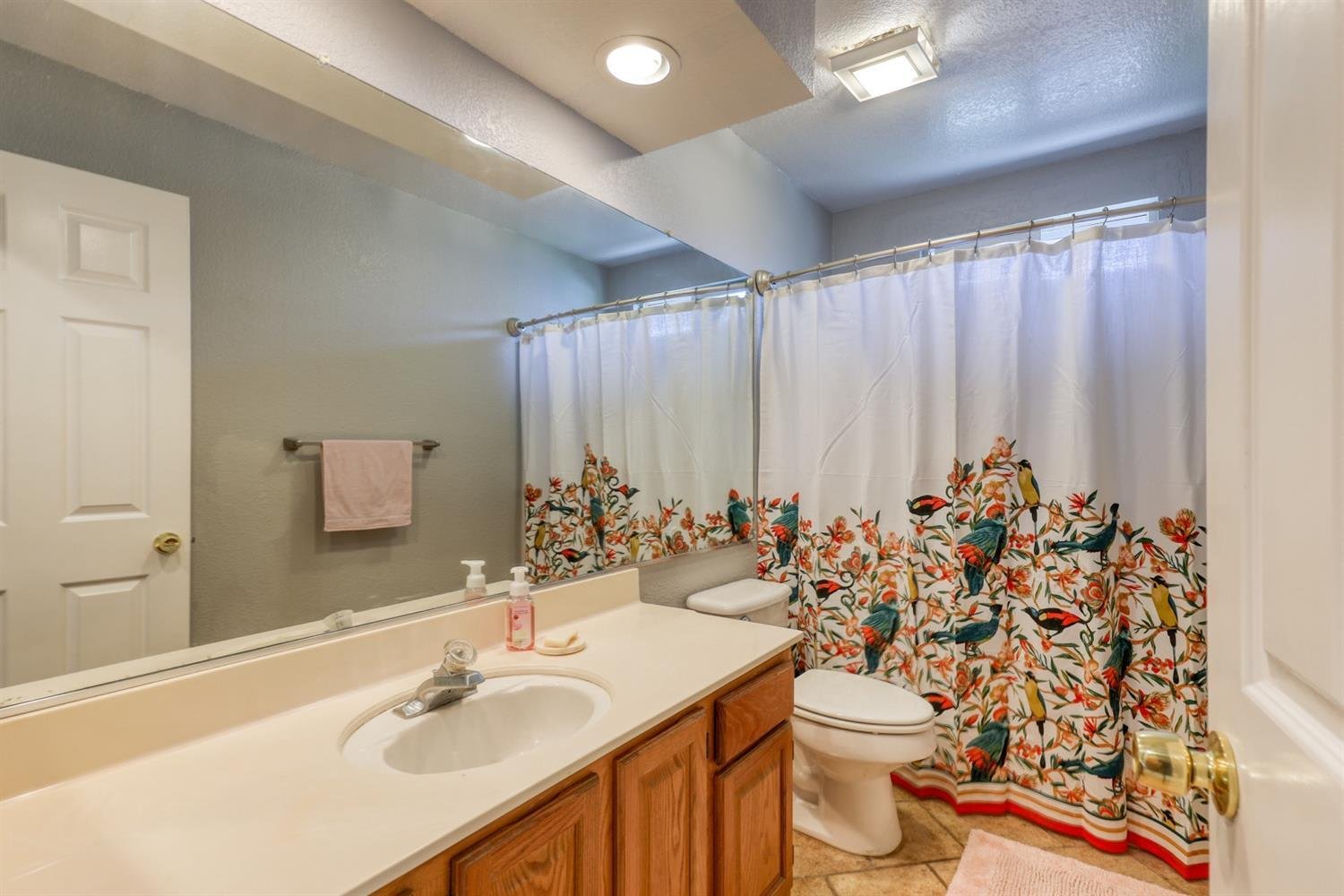 8572 Twin Trails Dr