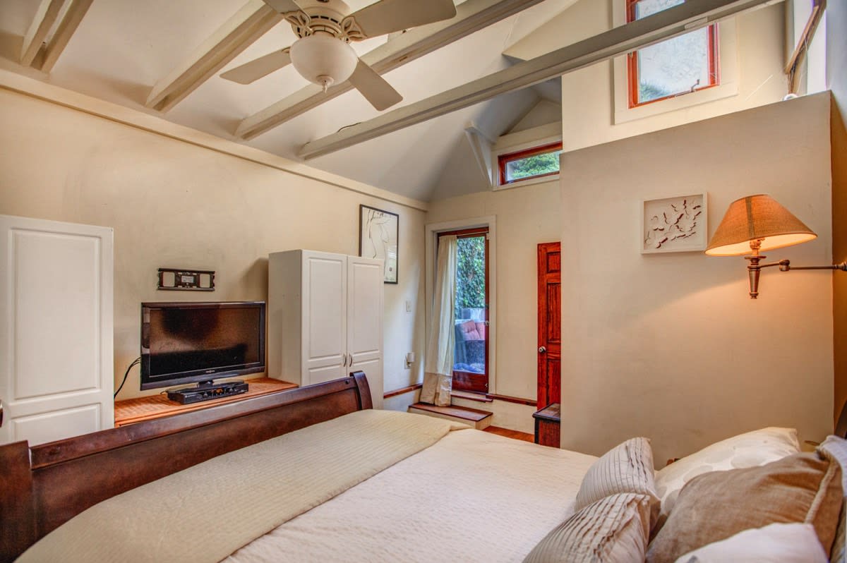 3919 Big Oak Dr Studio City, CA