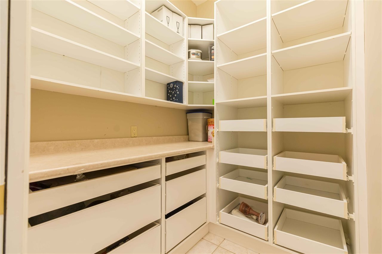 2221 Tanager Place, North Vancouver