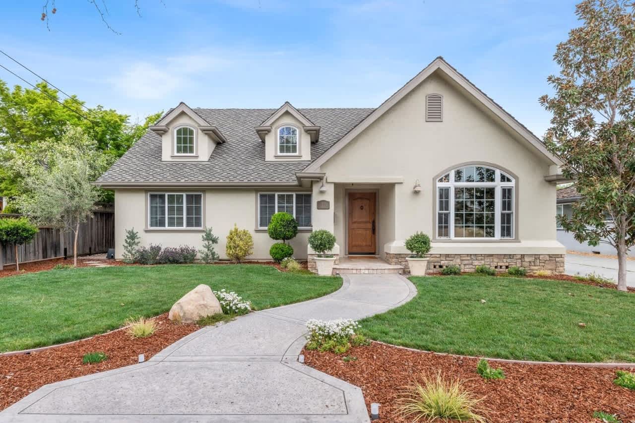 1551 Edgewood Way