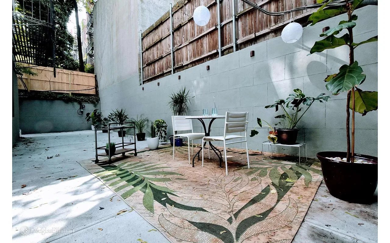 334 West 22nd Street Unit: 28