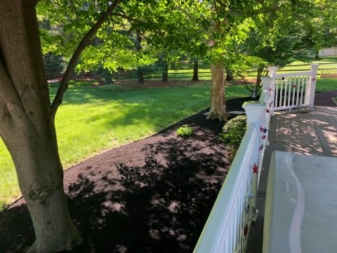 32 LAWRENCIA DR