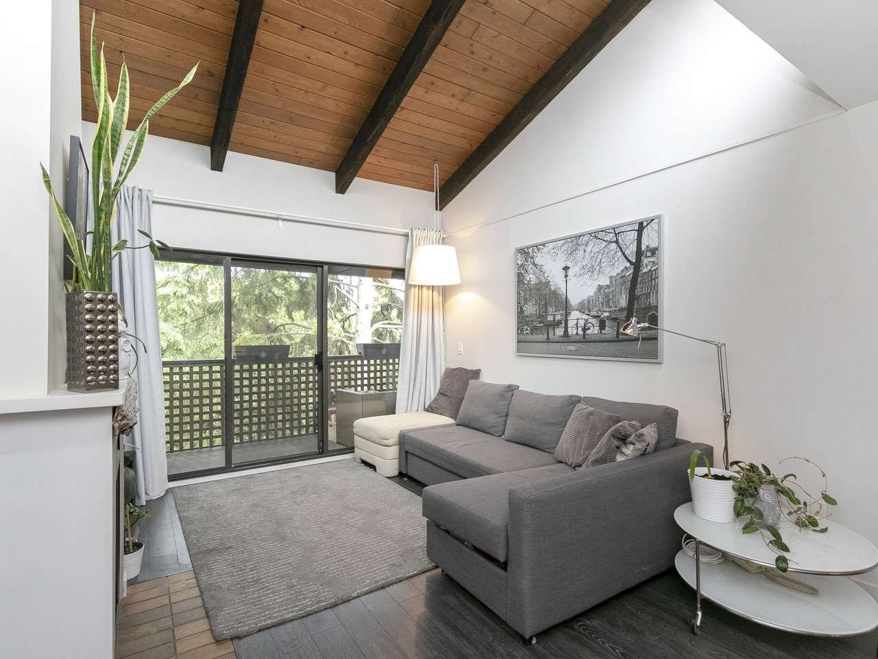 308-330 E 7th Ave