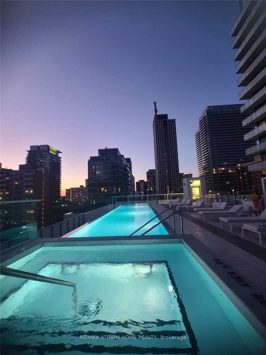 MIDTOWN LUXURY 