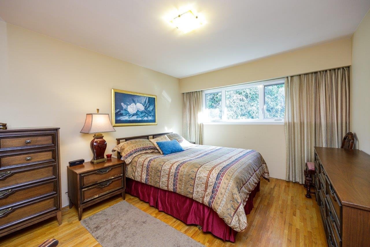 2118 Greylynn Cres