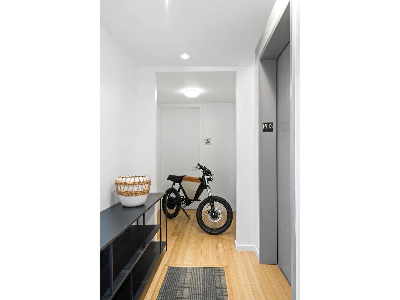245 W 19th St, Unit PH3