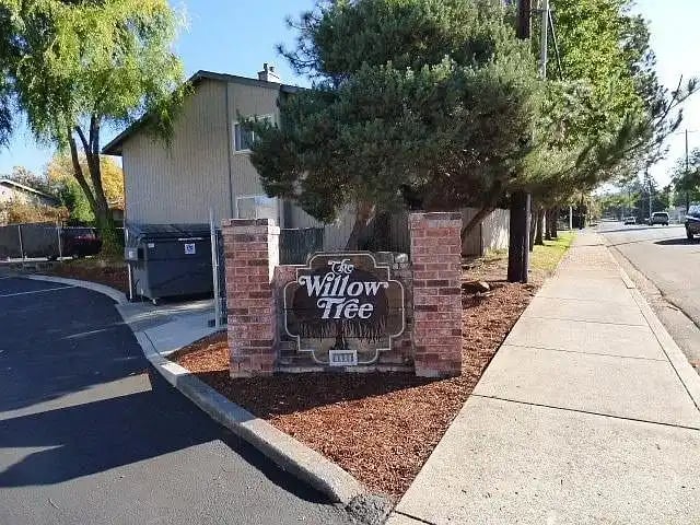 1111 Stevens St APT 16, Medford, OR 97504