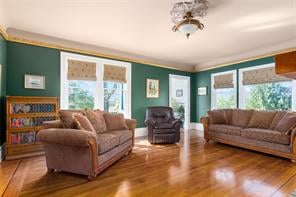 1051 Leslie Dr
