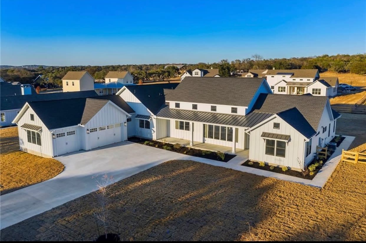 364 Victorian Gable Dr