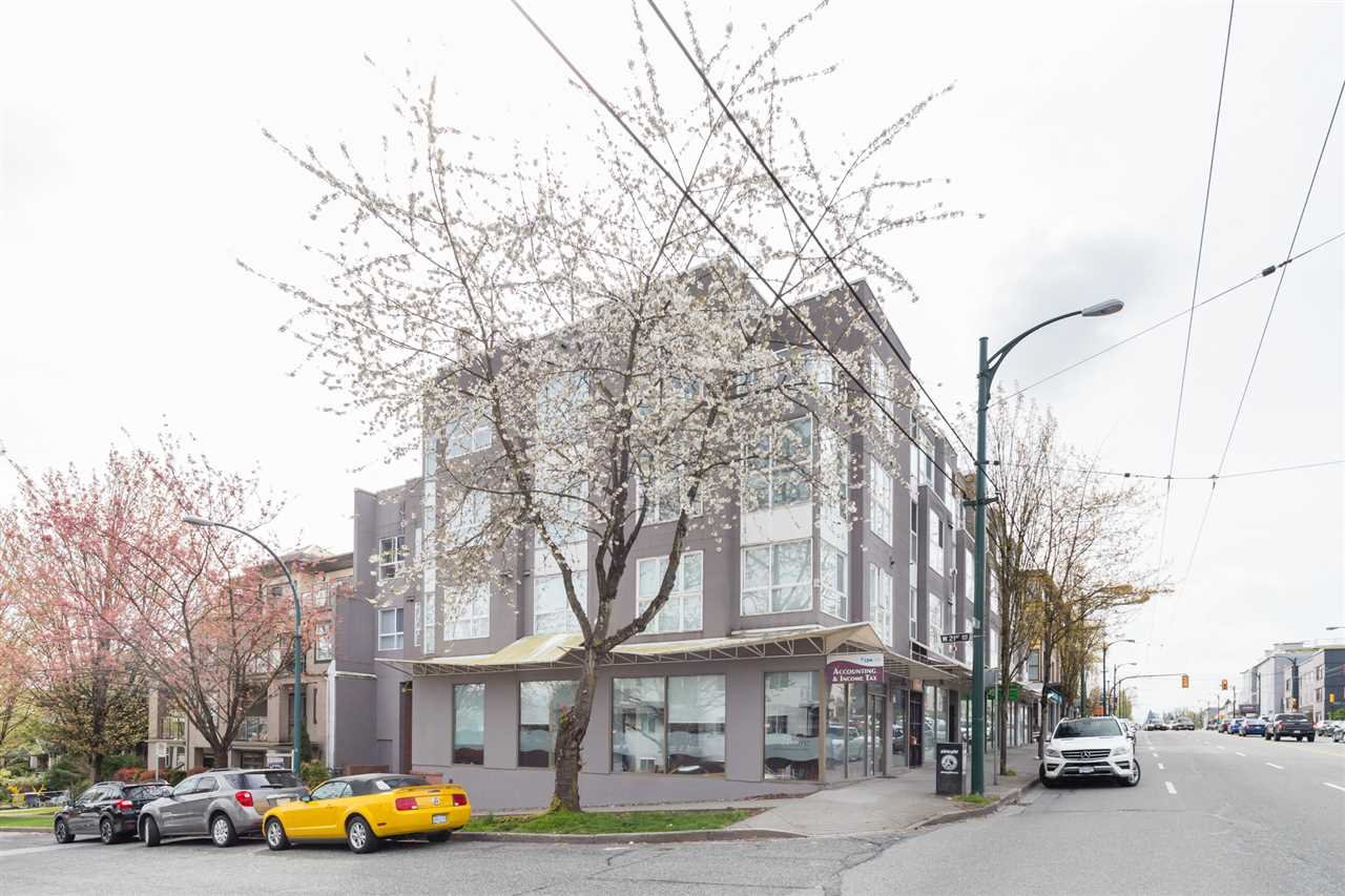 403-988 W 21st Ave
