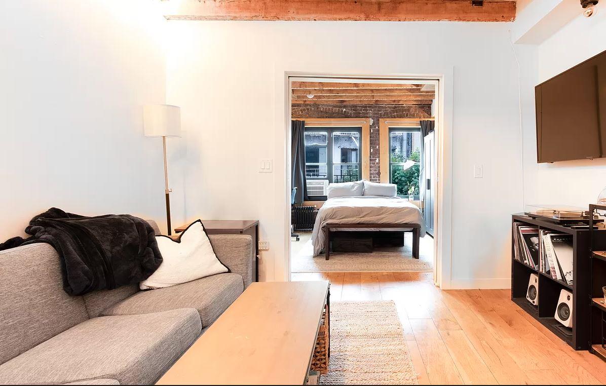 42 Horatio Street, Apt 18