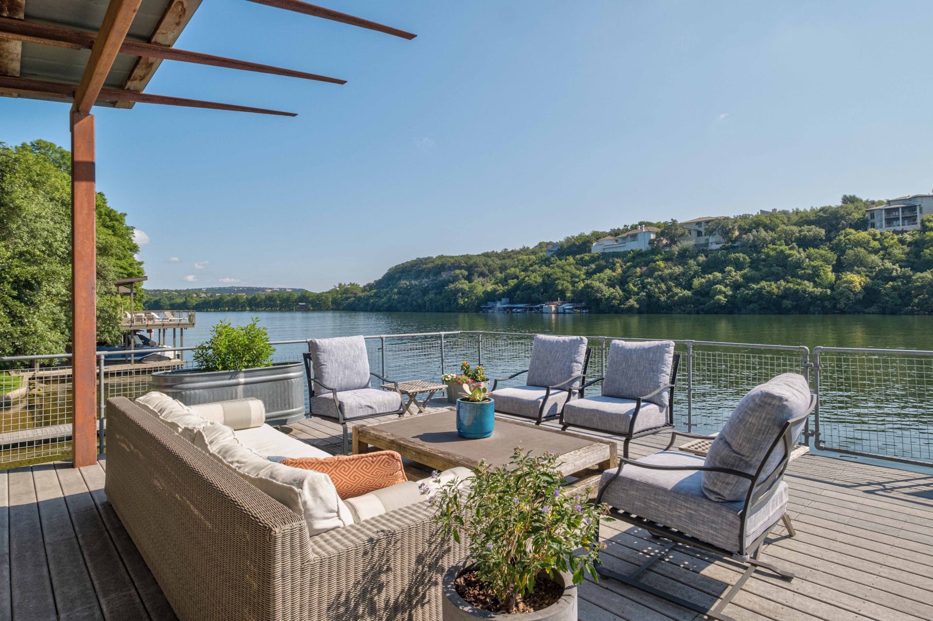 1500 Rockcliff Road
