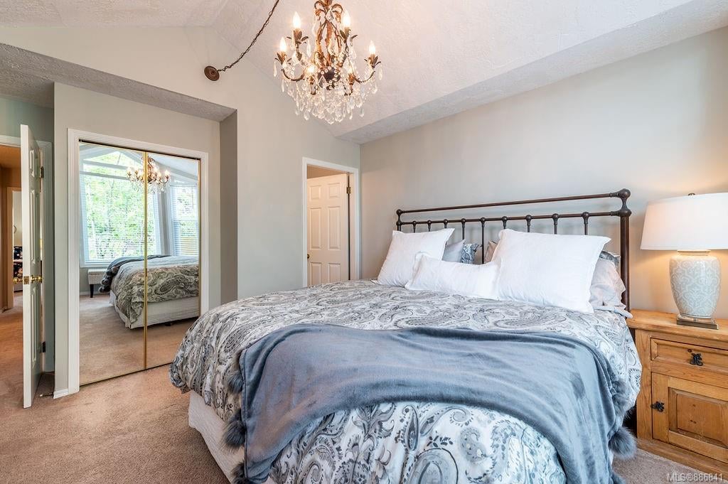 7-4540 W Saanich Rd