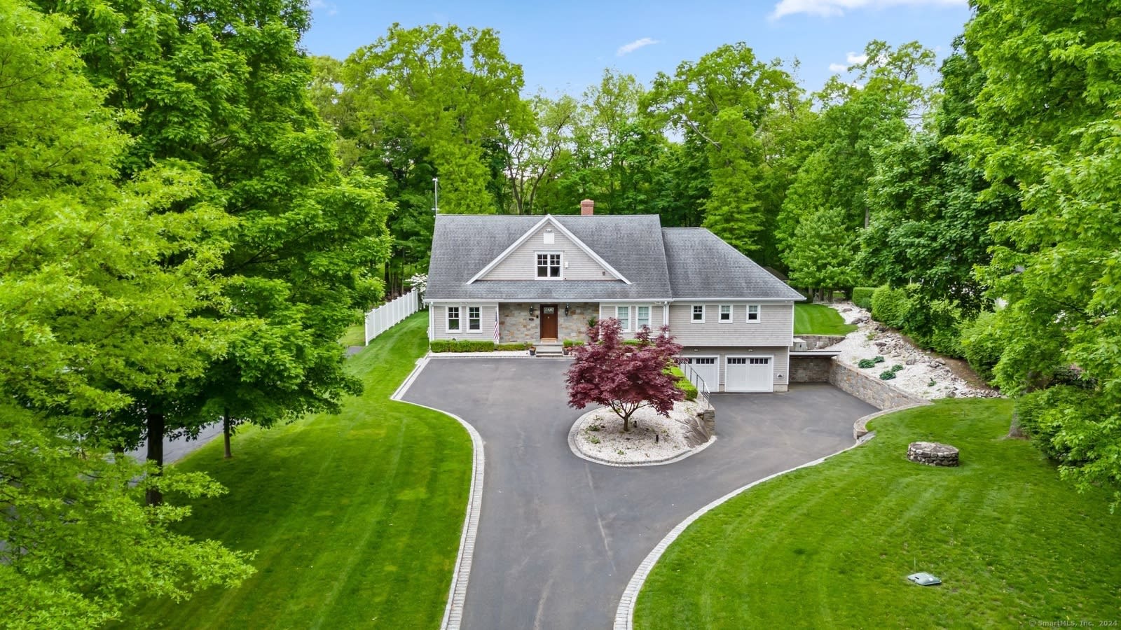 121 Grumman Ave