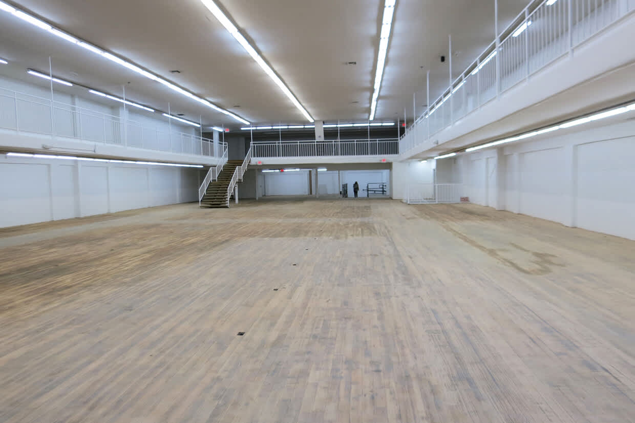 2700 N Broadway