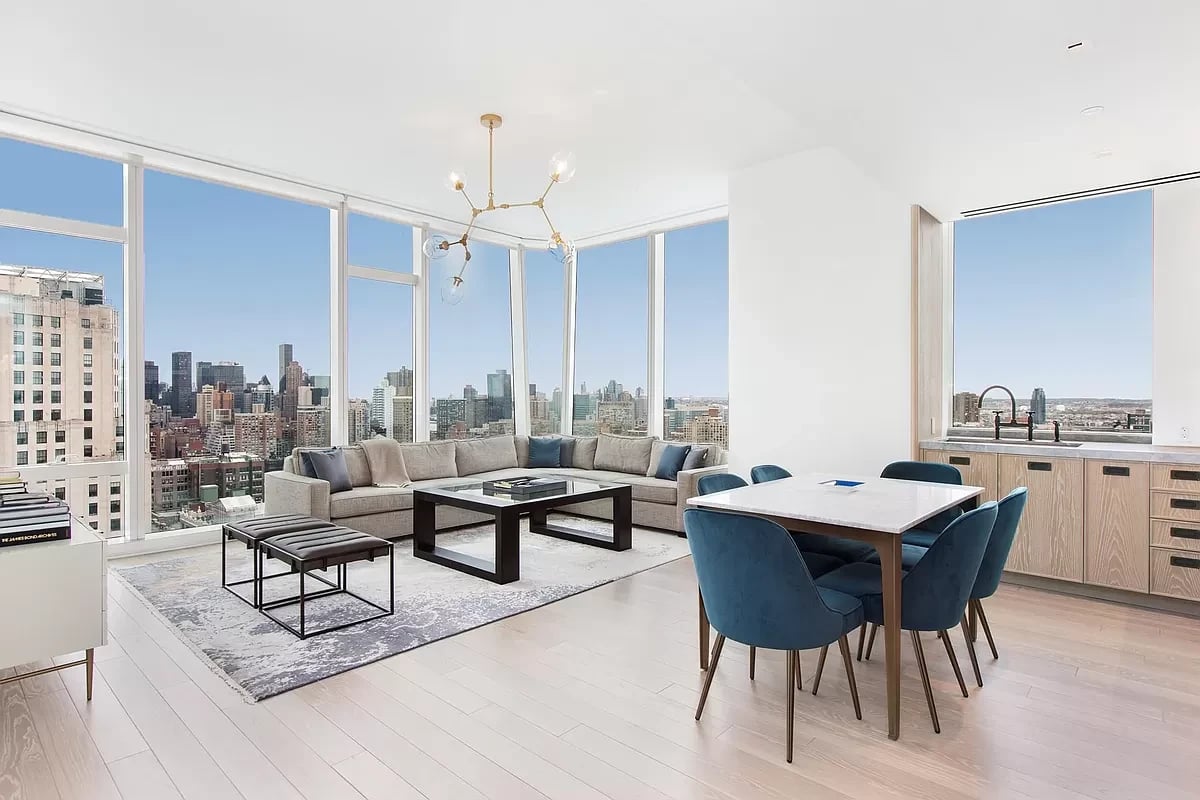 45 East 22nd Street, 34B