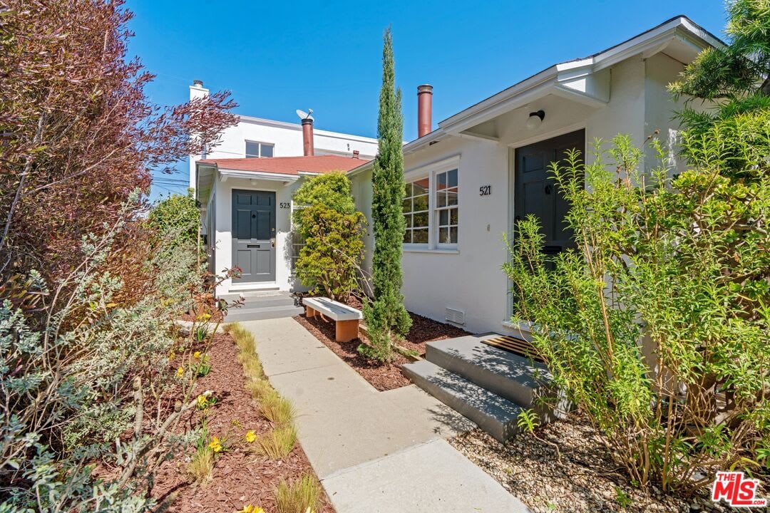 525 Venice Way