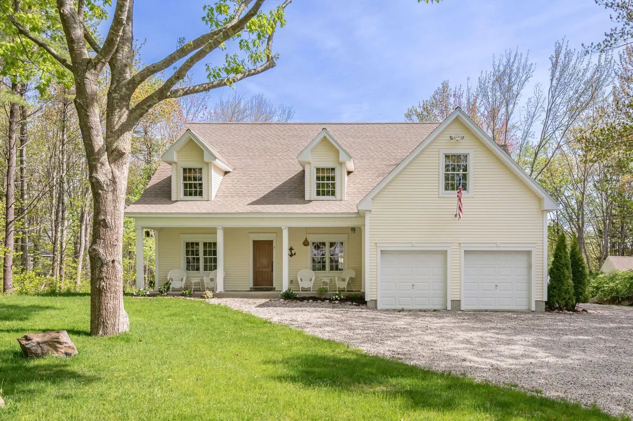 New Listing! 8 Creek Side, Kennebunkport, Maine – $1,200,000
