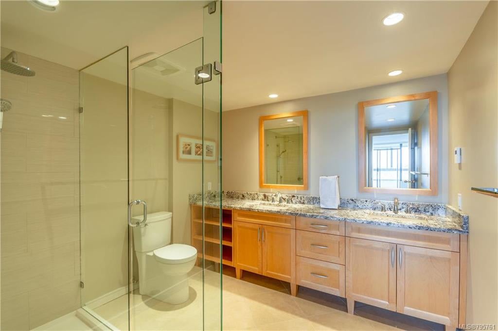 1033 Belmont Unit 305