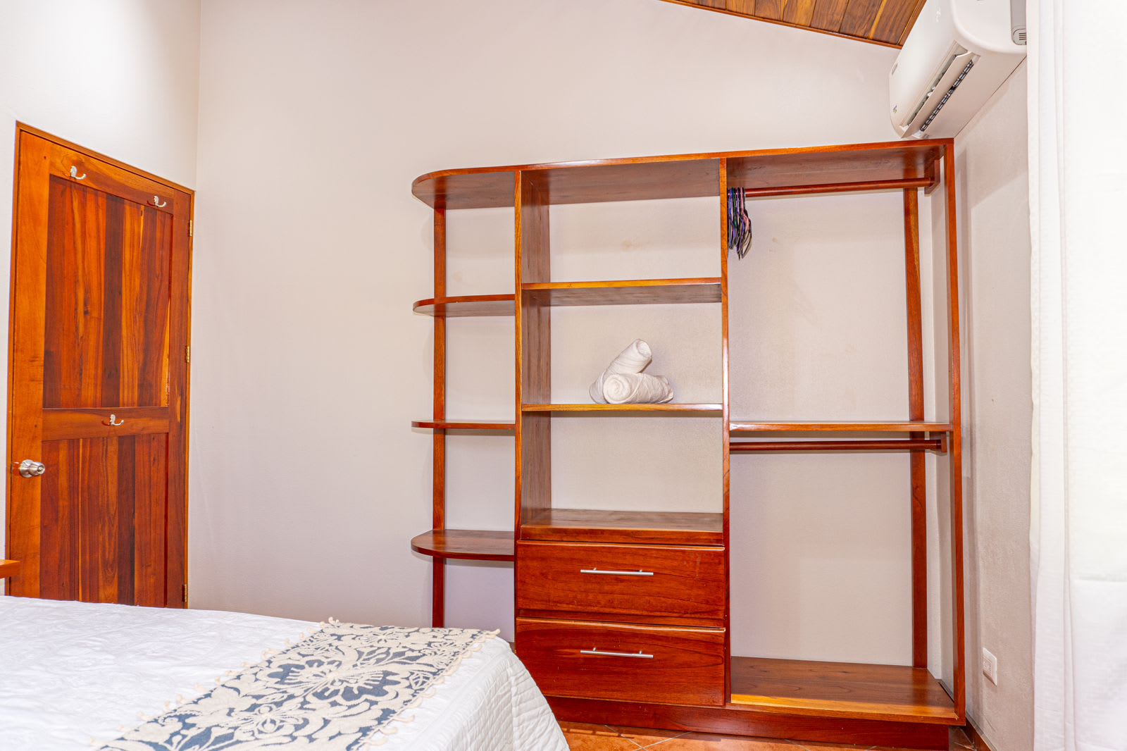 Cozy 2 Bedrooms Casita in Uvita.  Walk to the Beach!