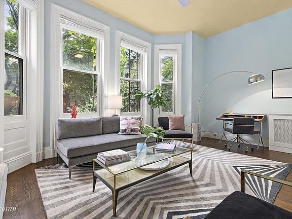 328 Clinton Avenue Unit: 3