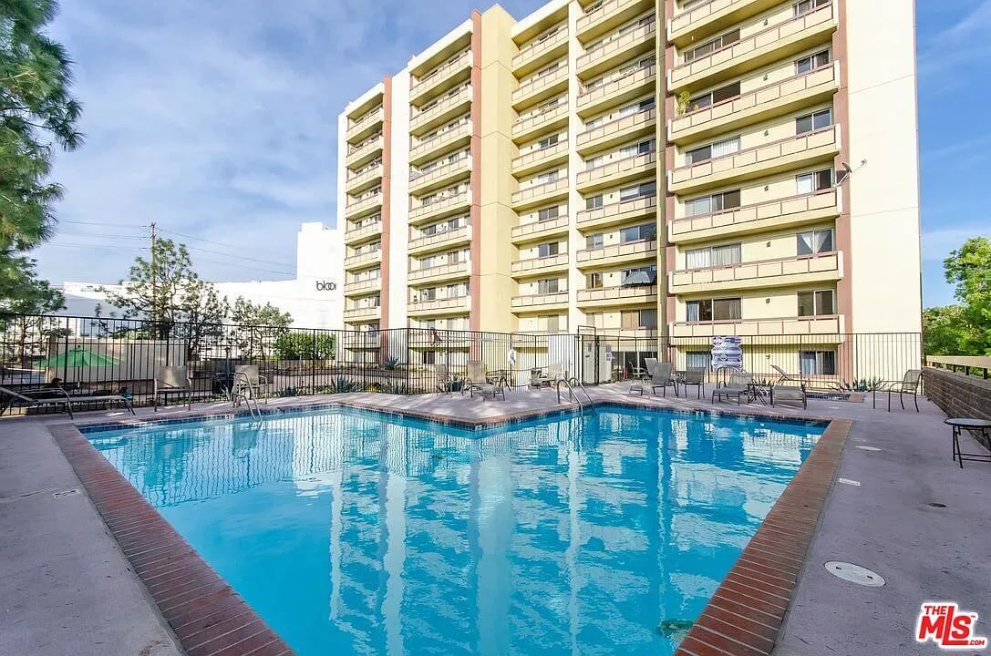 321 S San Vicente Blvd Unit 101