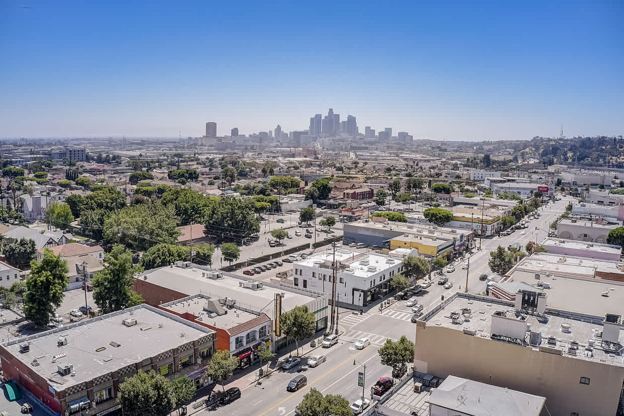 2700 N Broadway
