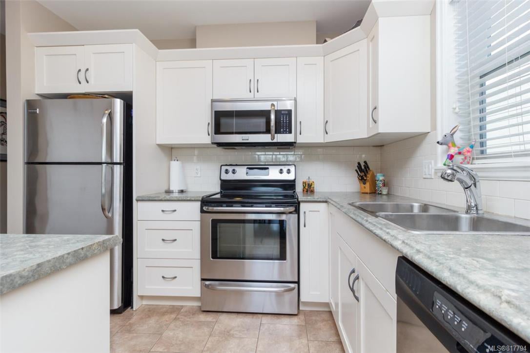 101-2260 Maple Ave, Sooke