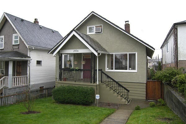 2936 E Georgia St