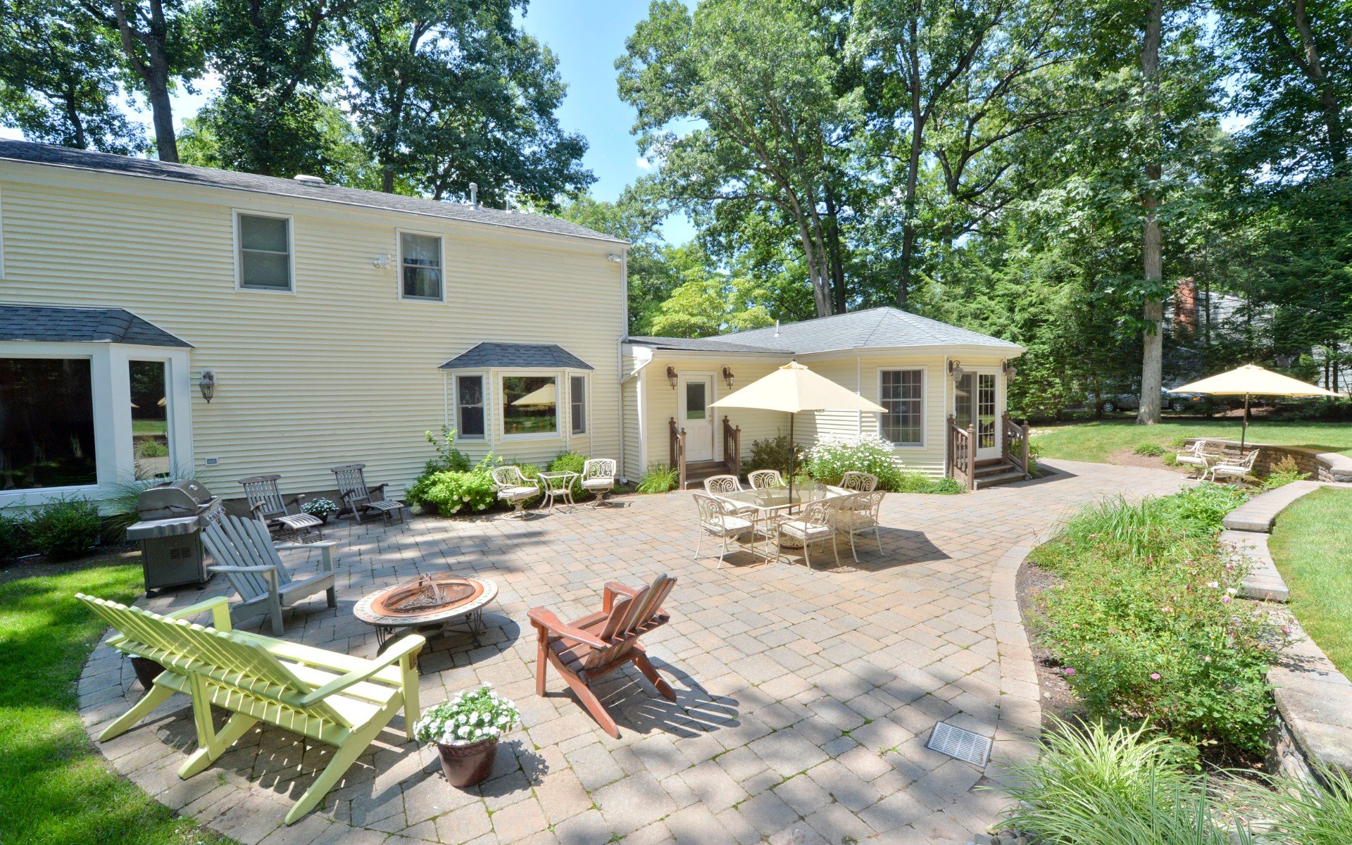 8 Anona Dr